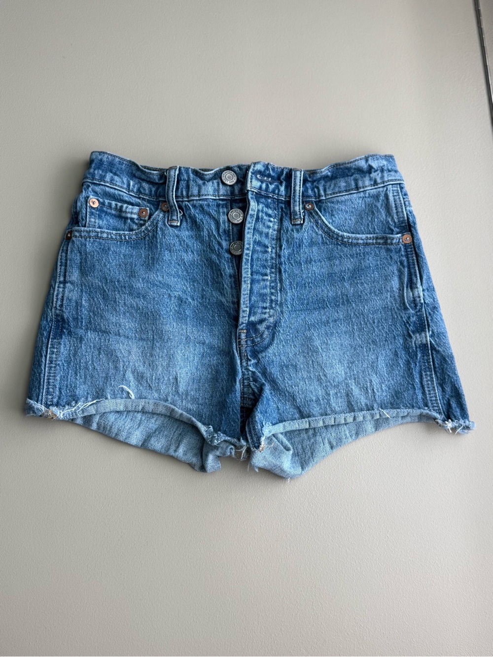 GAP Denim High Rise Button Fly Raw Hem Distressed Mom Shorts Women’s Size 25